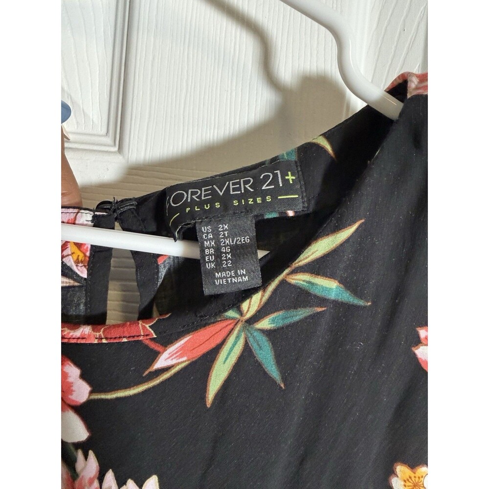 Forever 21 Plus Black Floral Shift Dress Short Sleeve Womens Size 2X NWOT - Picture 2 of 8